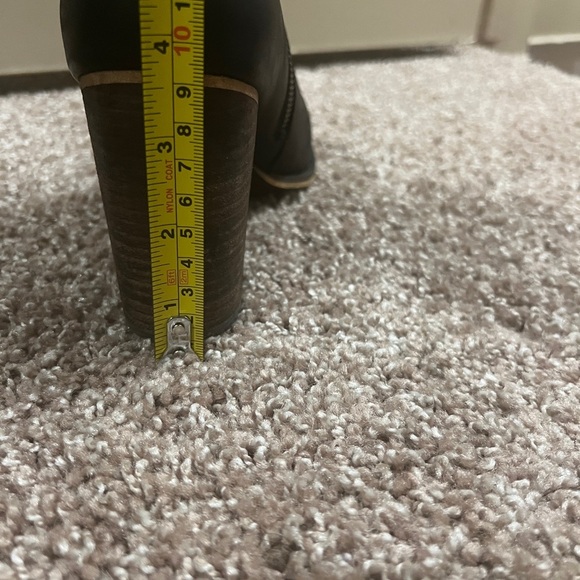 BP Lance Block Heel Bootie - Picture 7 of 8